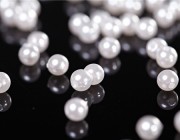 珍珠项链：珍珠的光泽和珠面质量