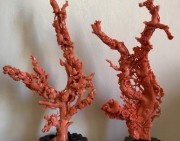 欣赏 | 红珊瑚镂空雕件一对